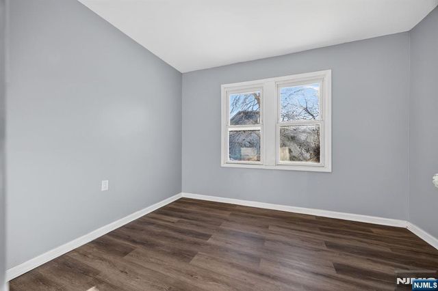 134 Dewey, Newark, NJ 07112