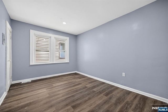 134 Dewey, Newark, NJ 07112