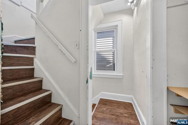 134 Dewey, Newark, NJ 07112