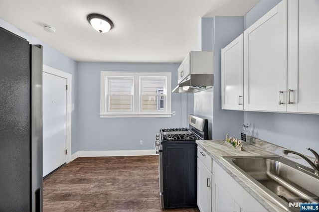 134 Dewey, Newark, NJ 07112