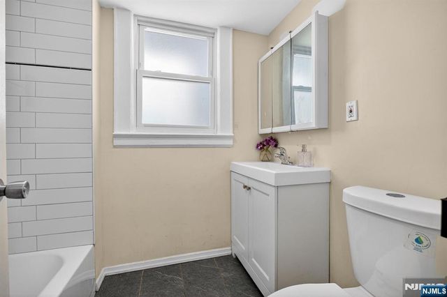 134 Dewey, Newark, NJ 07112