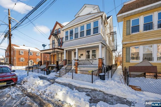 134 Dewey, Newark, NJ 07112