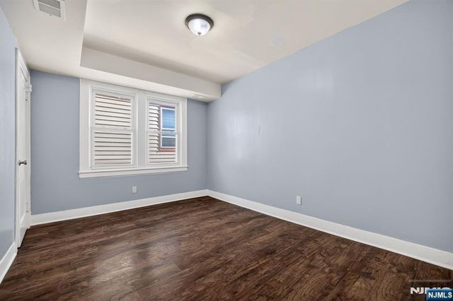 134 Dewey, Newark, NJ 07112