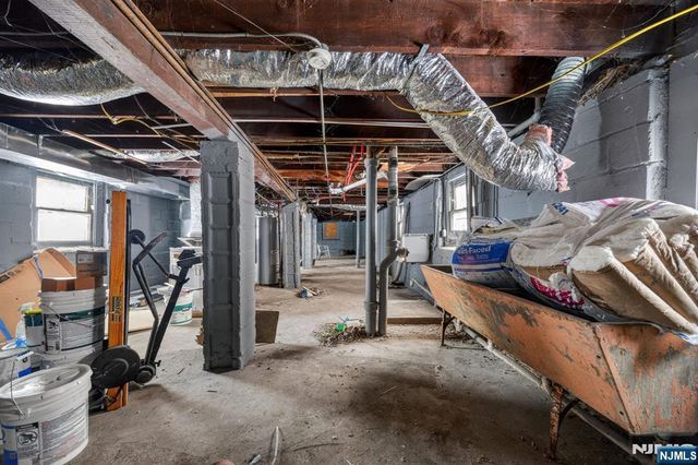 134 Dewey, Newark, NJ 07112