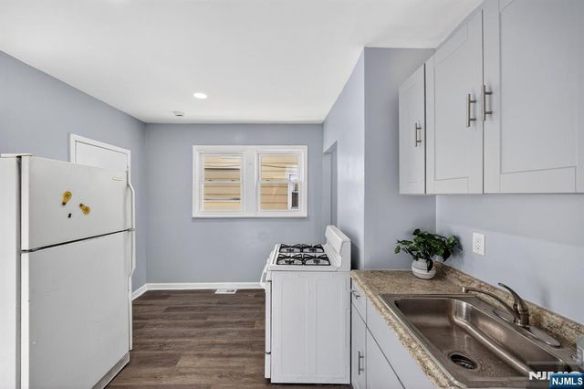 134 Dewey, Newark, NJ 07112