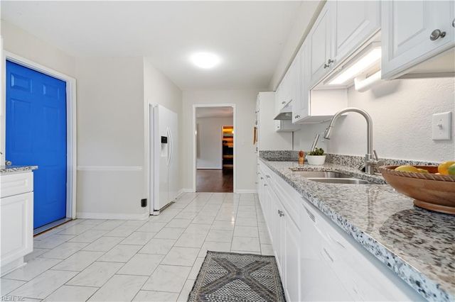 1824 Finsbury LN, Virginia Beach, VA 23454