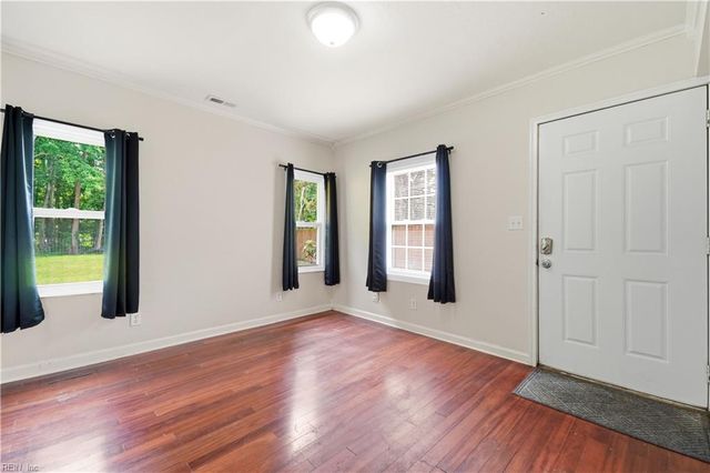 1824 Finsbury LN, Virginia Beach, VA 23454