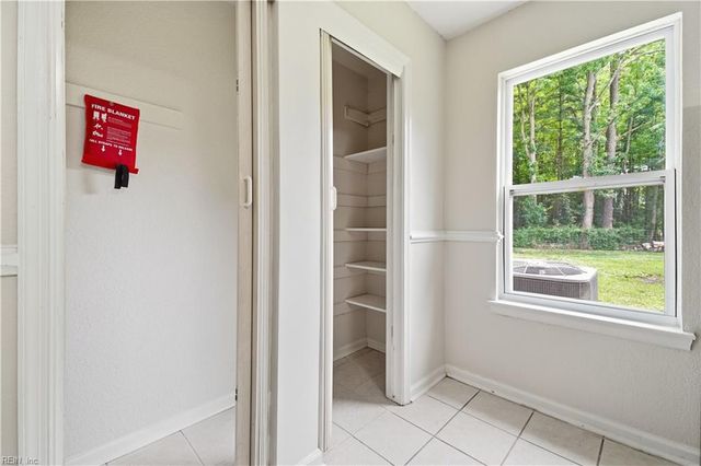 1824 Finsbury LN, Virginia Beach, VA 23454