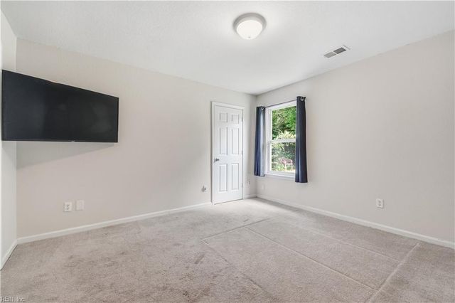 1824 Finsbury LN, Virginia Beach, VA 23454
