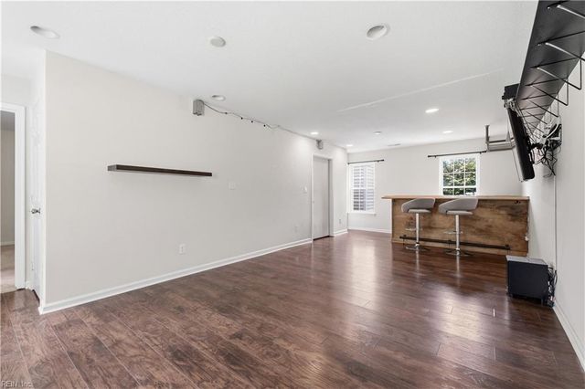 1824 Finsbury LN, Virginia Beach, VA 23454