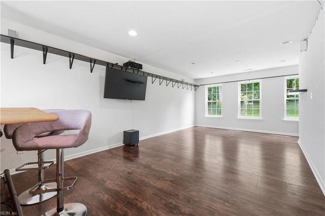 1824 Finsbury LN, Virginia Beach, VA 23454