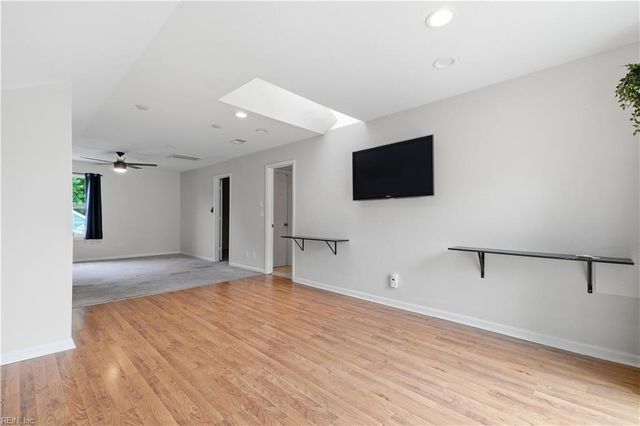 1824 Finsbury LN, Virginia Beach, VA 23454