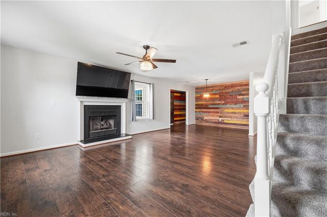 1824 Finsbury LN, Virginia Beach, VA 23454