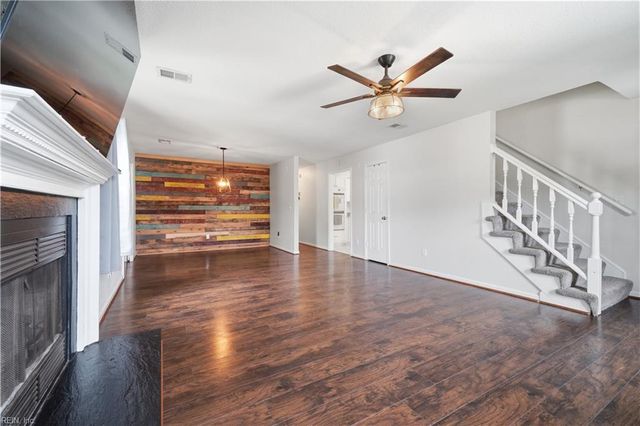 1824 Finsbury LN, Virginia Beach, VA 23454
