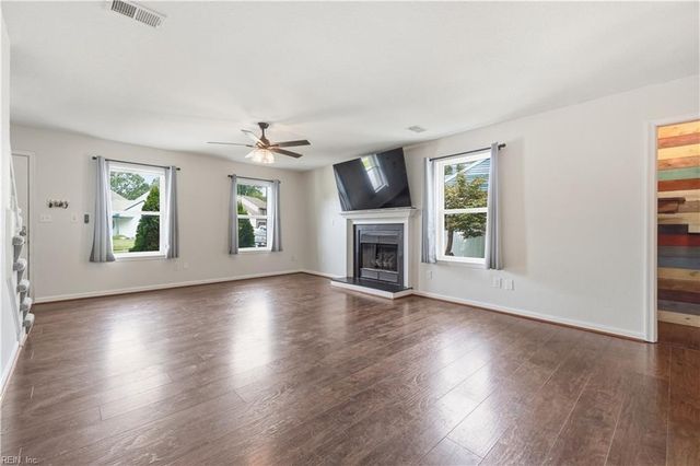 1824 Finsbury LN, Virginia Beach, VA 23454