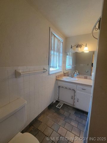70 E Washington, Krebs, OK 74501