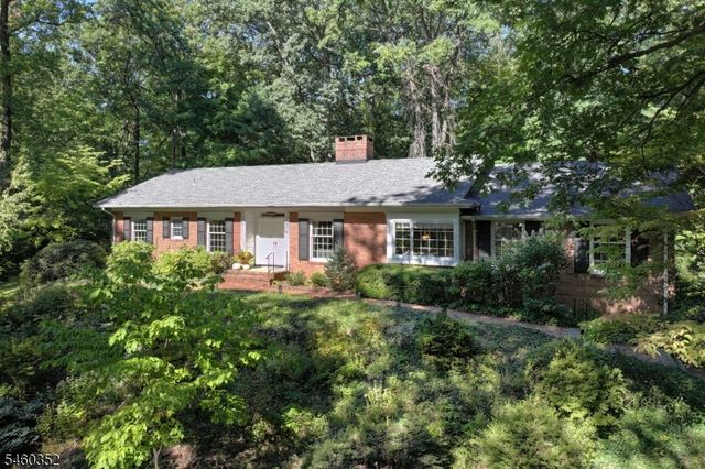 527 Ridge Rd, Watchung Boro, NJ 07069
