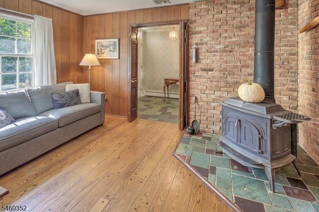 527 Ridge Rd, Watchung Boro, NJ 07069