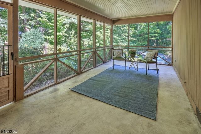 527 Ridge Rd, Watchung Boro, NJ 07069