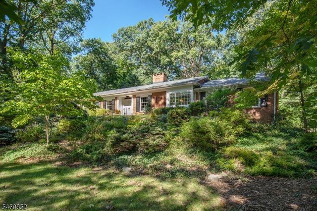 527 Ridge Rd, Watchung Boro, NJ 07069