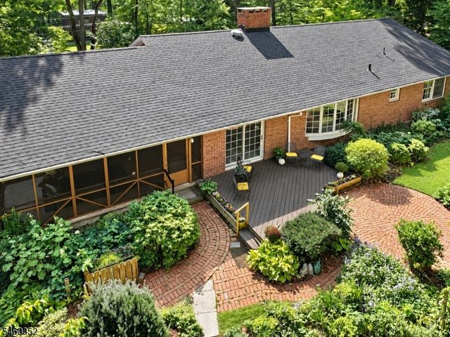 527 Ridge Rd, Watchung Boro, NJ 07069