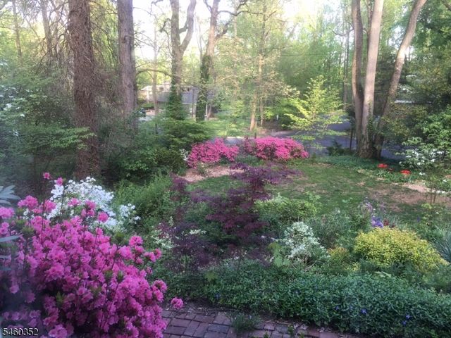 527 Ridge Rd, Watchung Boro, NJ 07069