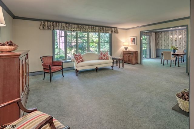 527 Ridge Rd, Watchung Boro, NJ 07069