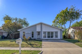 2038 Rose Hill Road, Carrollton, TX 75007