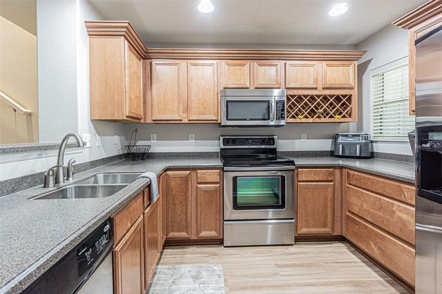 526 WHEATON TRENT PLACE, Tampa, FL 33619