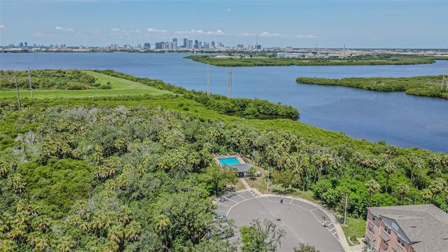 526 WHEATON TRENT PLACE, Tampa, FL 33619