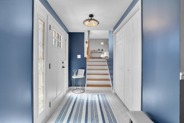 802 Timber Lane, Darien, IL 60561