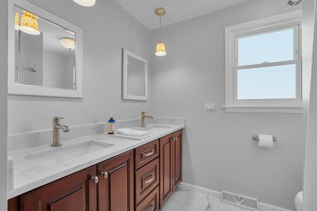 802 Timber Lane, Darien, IL 60561