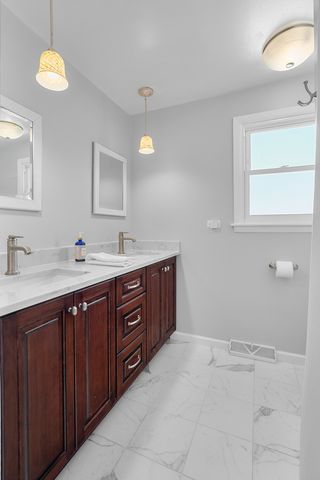 802 Timber Lane, Darien, IL 60561