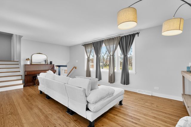 802 Timber Lane, Darien, IL 60561