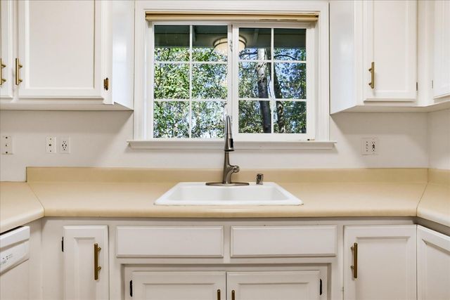 11849 Oracle Dr, Grass Valley, CA 95949