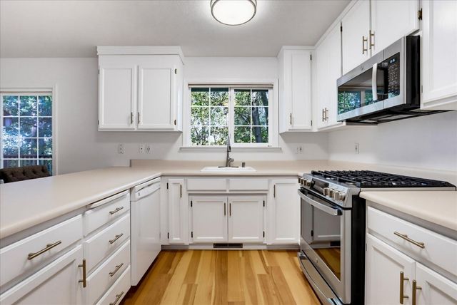 11849 Oracle Dr, Grass Valley, CA 95949