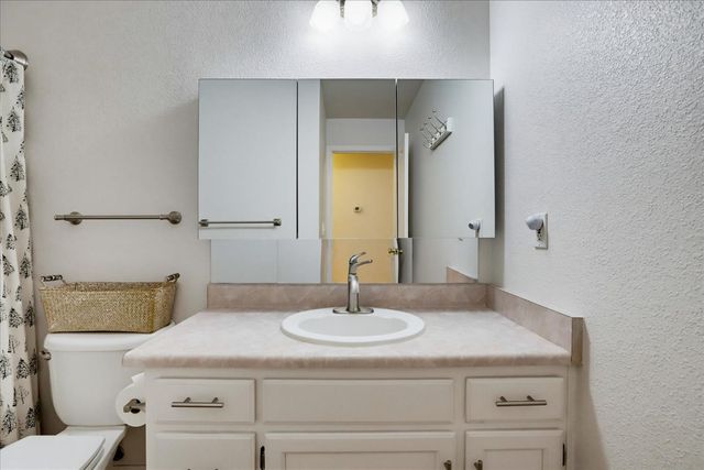 11849 Oracle Dr, Grass Valley, CA 95949