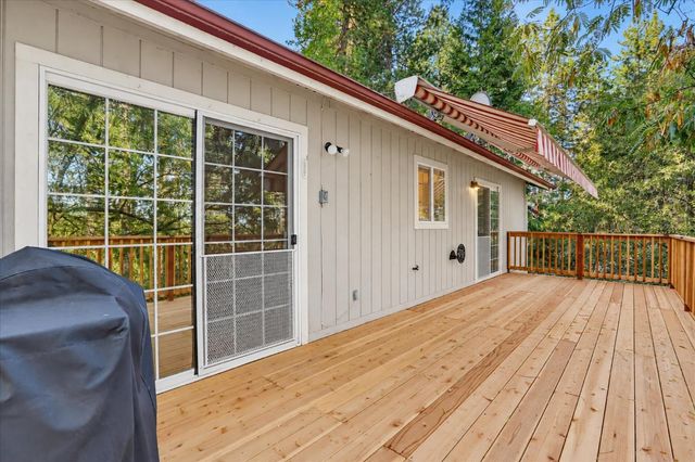 11849 Oracle Dr, Grass Valley, CA 95949