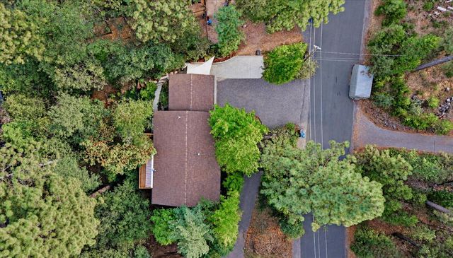 11849 Oracle Dr, Grass Valley, CA 95949