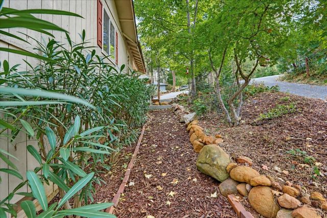 11849 Oracle Dr, Grass Valley, CA 95949
