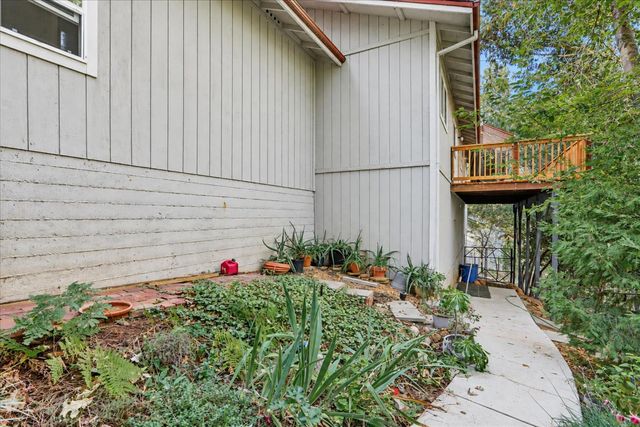 11849 Oracle Dr, Grass Valley, CA 95949