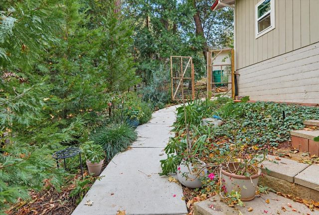 11849 Oracle Dr, Grass Valley, CA 95949