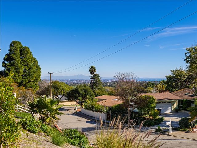 5 Brokenbow Lane, Rolling Hills Estates, CA 90274