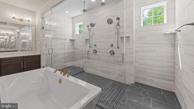 8280 COLLING MANOR CT, Alexandria, VA 22308