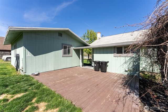 6 Salam Lane, Oroville, WA 98844