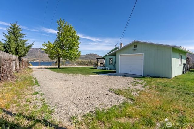 6 Salam Lane, Oroville, WA 98844