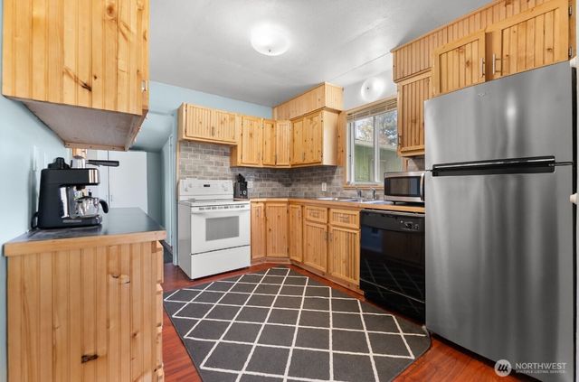 6 Salam Lane, Oroville, WA 98844