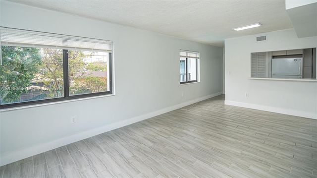 810 Salzedo St 15, Coral Gables, FL 33134