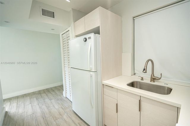 810 Salzedo St 15, Coral Gables, FL 33134
