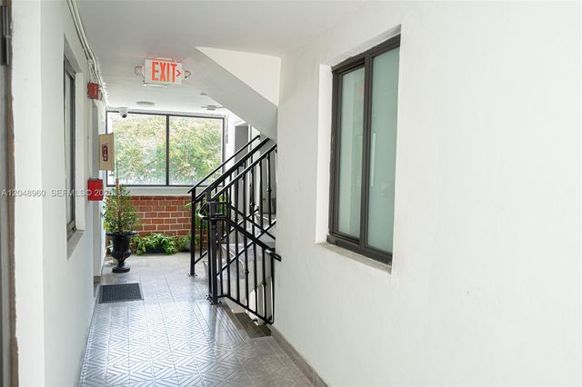810 Salzedo St 15, Coral Gables, FL 33134